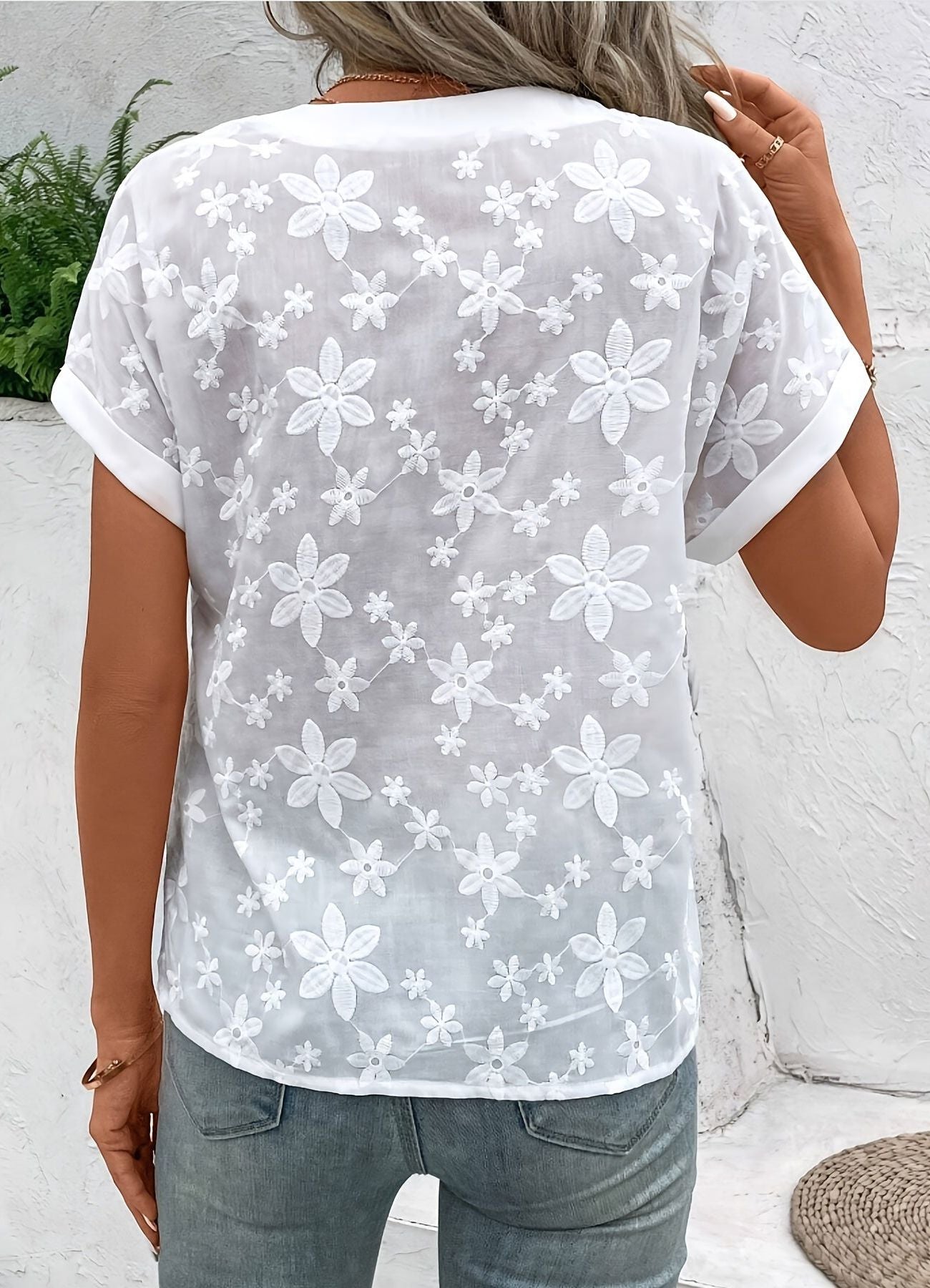 Saga – Elegant Blommig Blus